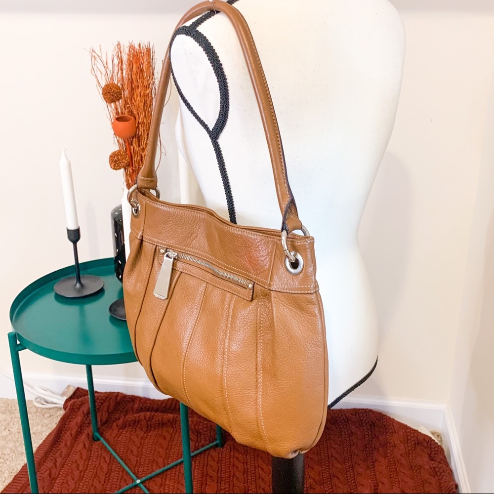 NWOT Tignanello Brown Leather Pleated Shoulder Bag - Picture 3 of 6